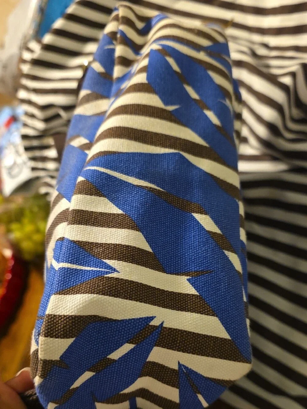 henri bendel zipper over logo
